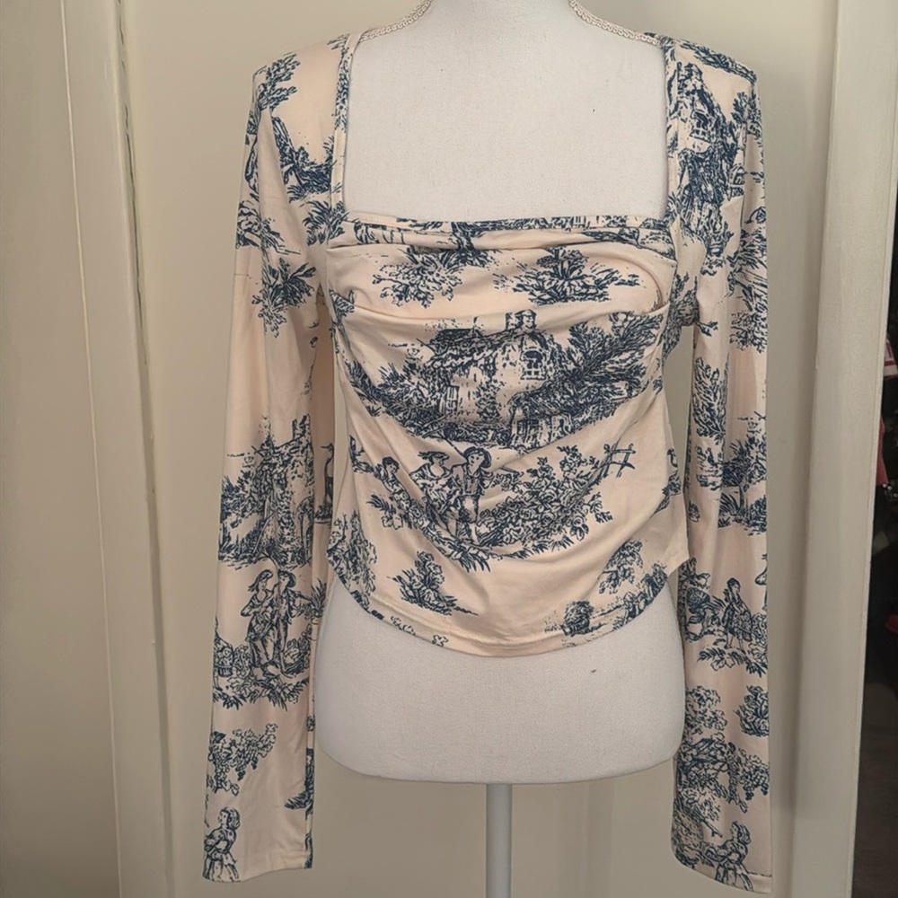 Toile pattern top